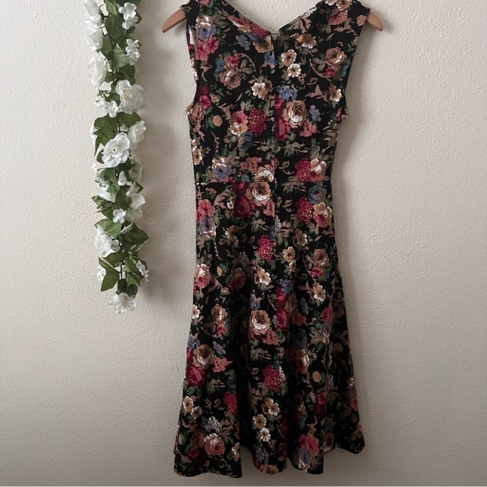 Lindy Bop Pleated Floral Vintage Style Cotton Blend Swing Dress - Picture 9 of 11